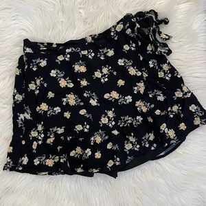 Hollister Floral Wrap Skirt S